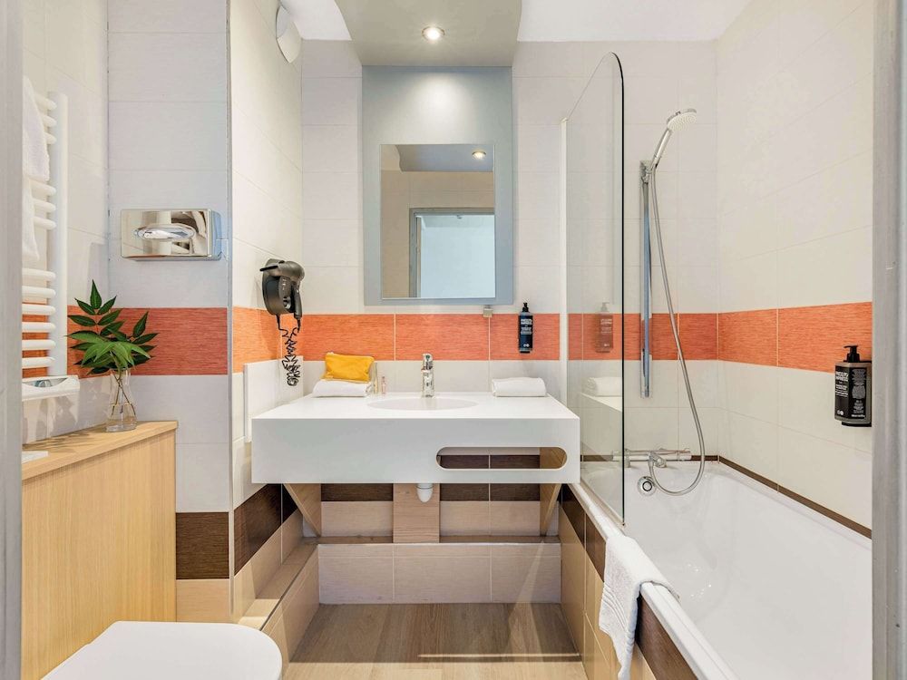 ibis Styles Annecy Gare Centre Standard Room, 2 Twin Beds 8