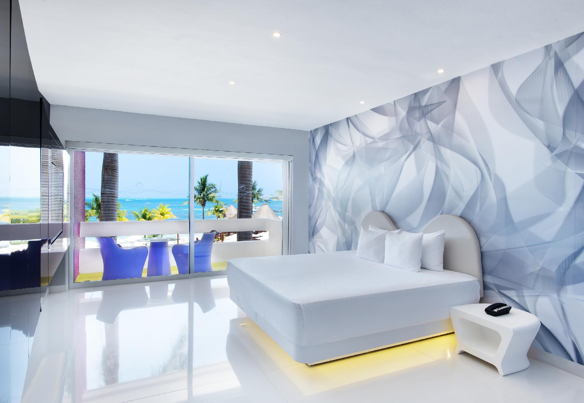 Trendy Ocean Playful Experience Room