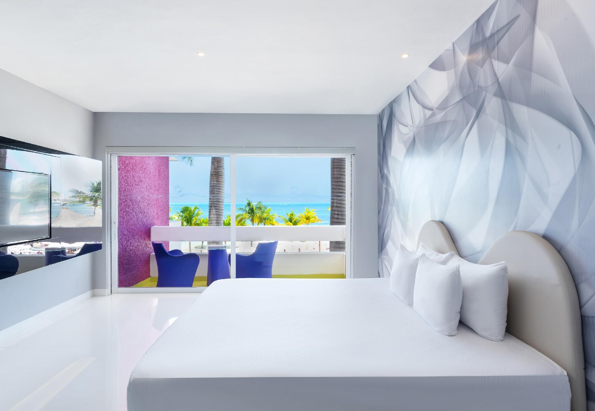 Trendy Ocean Playful Experience Room