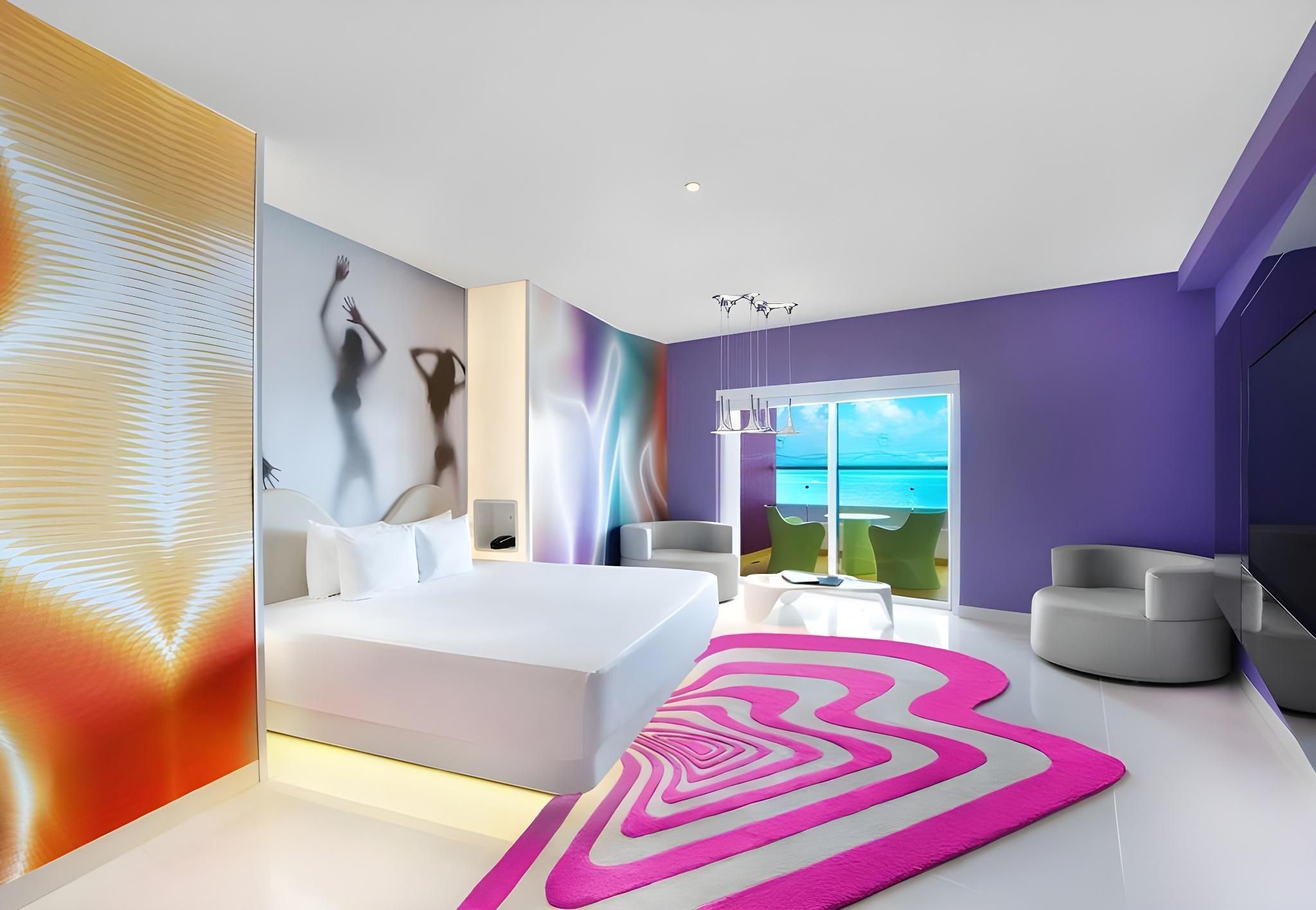 Lush Jacuzzi Sexy Bubbles Experience