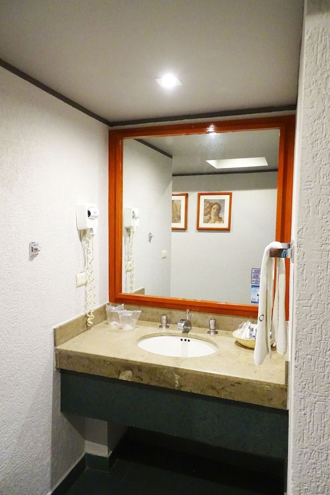 Hotel Oslo - In Mexico City (Benito Juarez) Standard Room 5