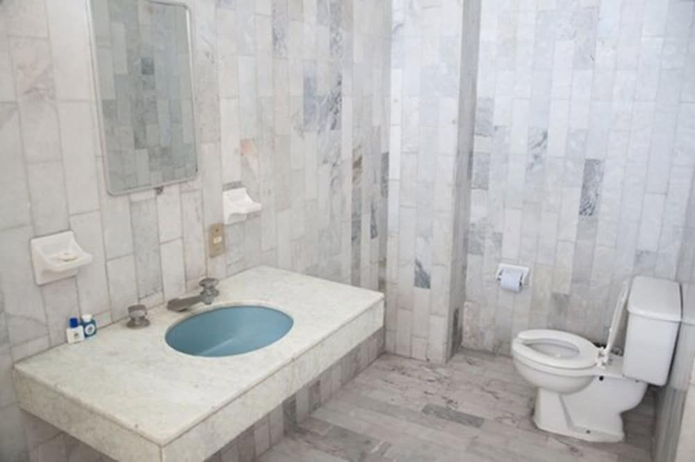 Dorados Acapulco Quadruple Room 6