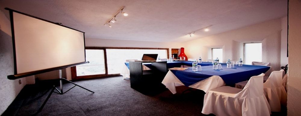 undefined Aztic Hotel & Suites Ejecutivas 8