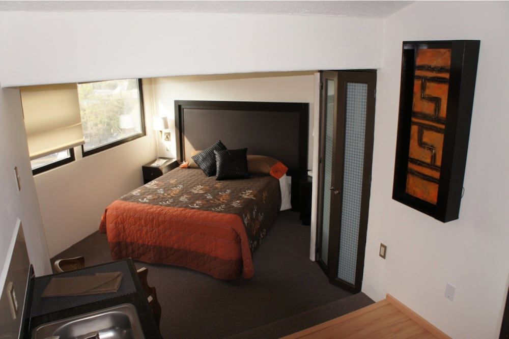 undefined Aztic Hotel & Suites Ejecutivas 2