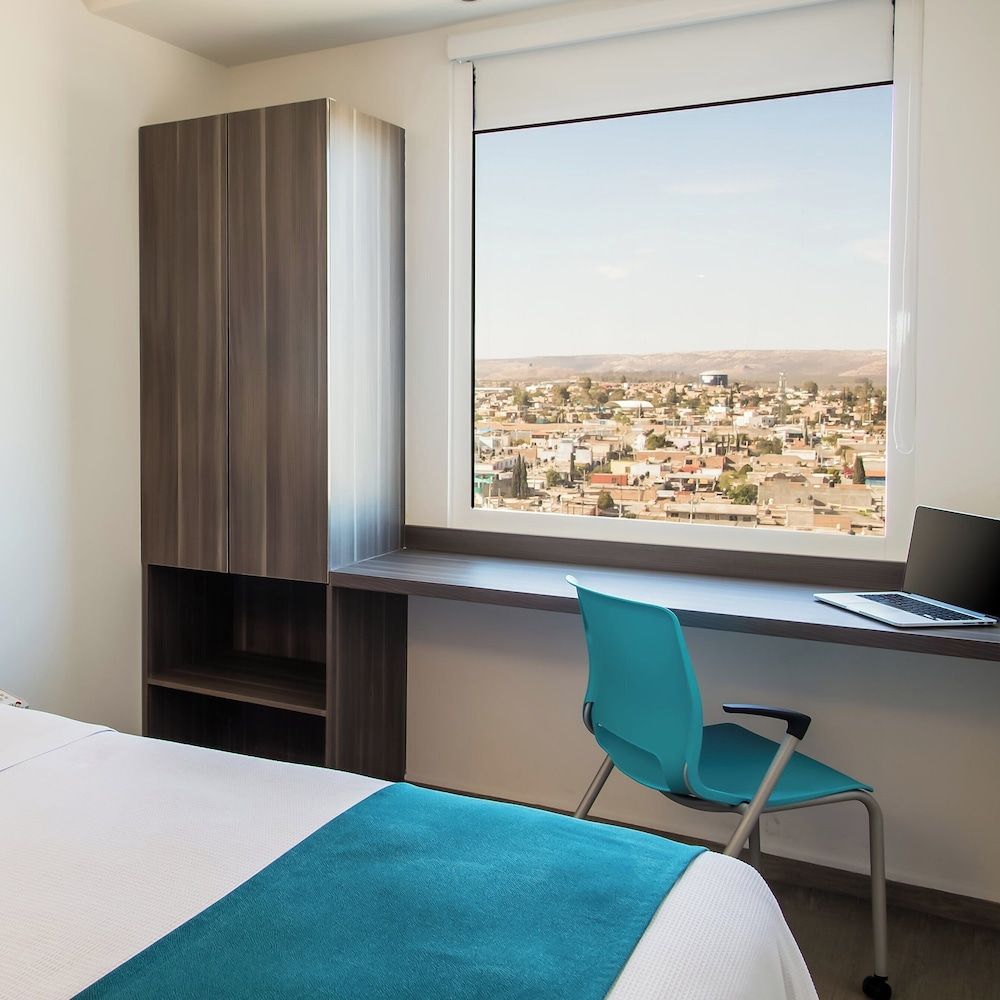 One Durango Superior Room, 1 Queen Bed 5