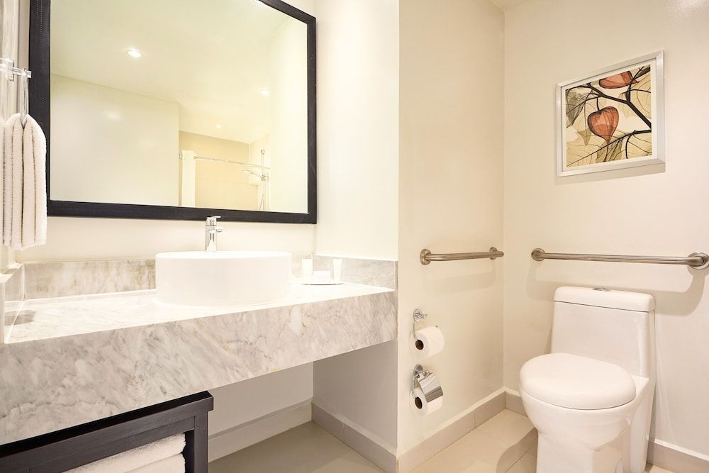 Fairfield Inn & Suites by Marriott Villahermosa Tabasco Room, 1 King Bed, City View 3