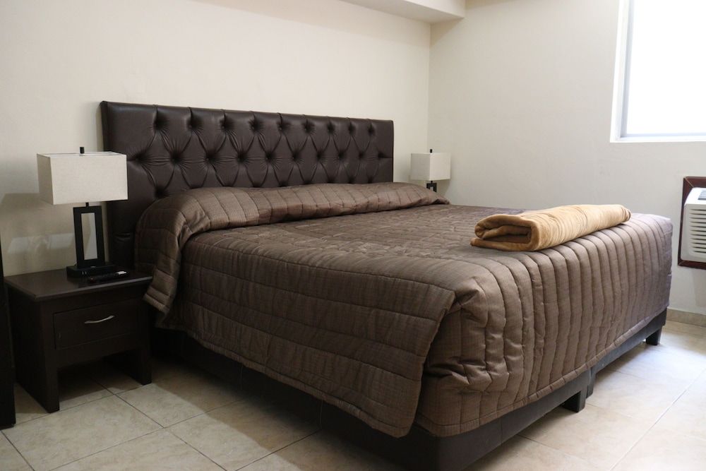 Hotel America Centro Standard Room, 1 King Bed 11