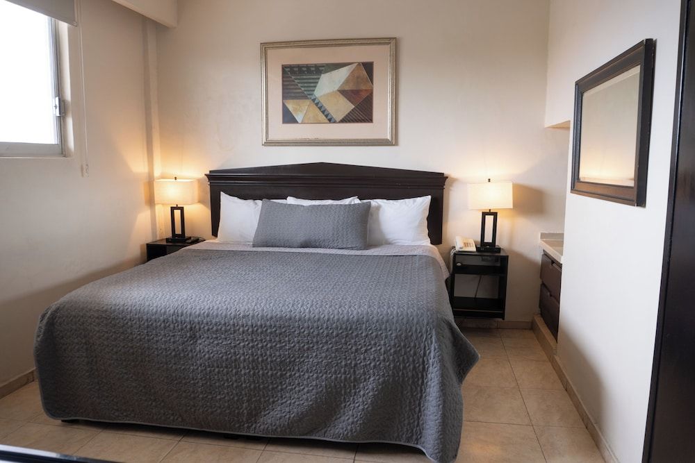 Hotel America Centro Standard Room, 1 King Bed 6