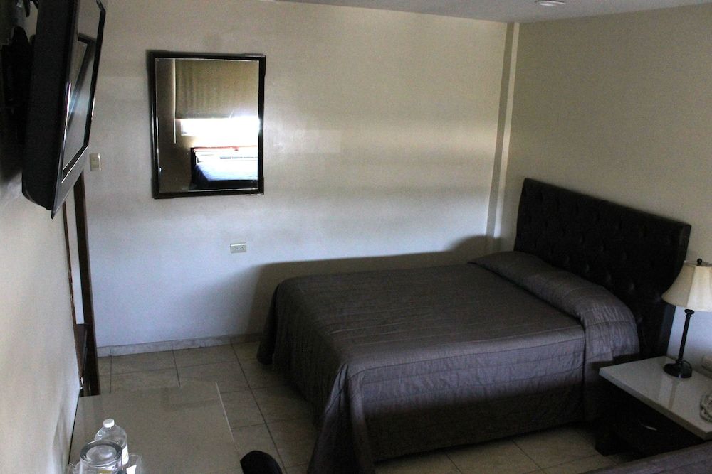 Hotel America Centro Standard Room, 1 King Bed 10