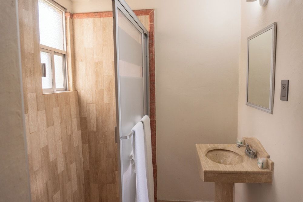 Hotel America Centro Classic Double Room, 2 Double Beds 10