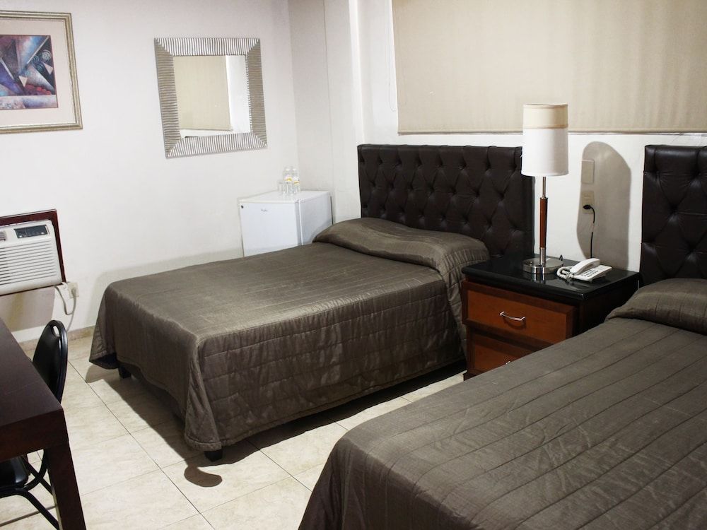 Hotel America Centro Classic Double Room, 2 Double Beds 5