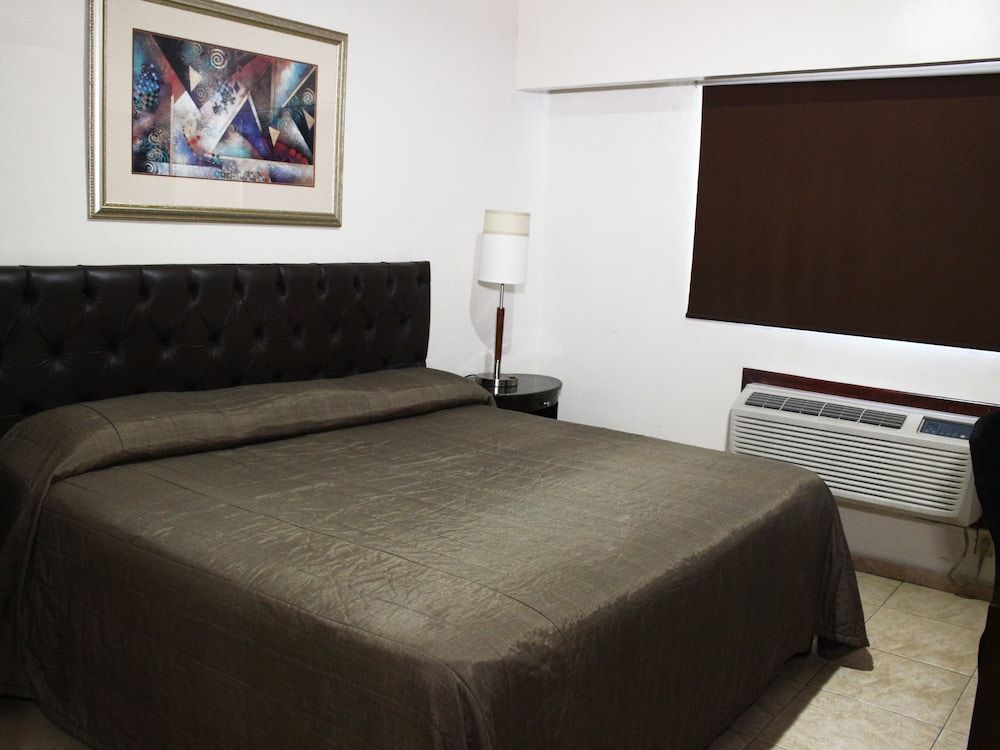 Hotel America Centro Standard Room, 1 King Bed 3