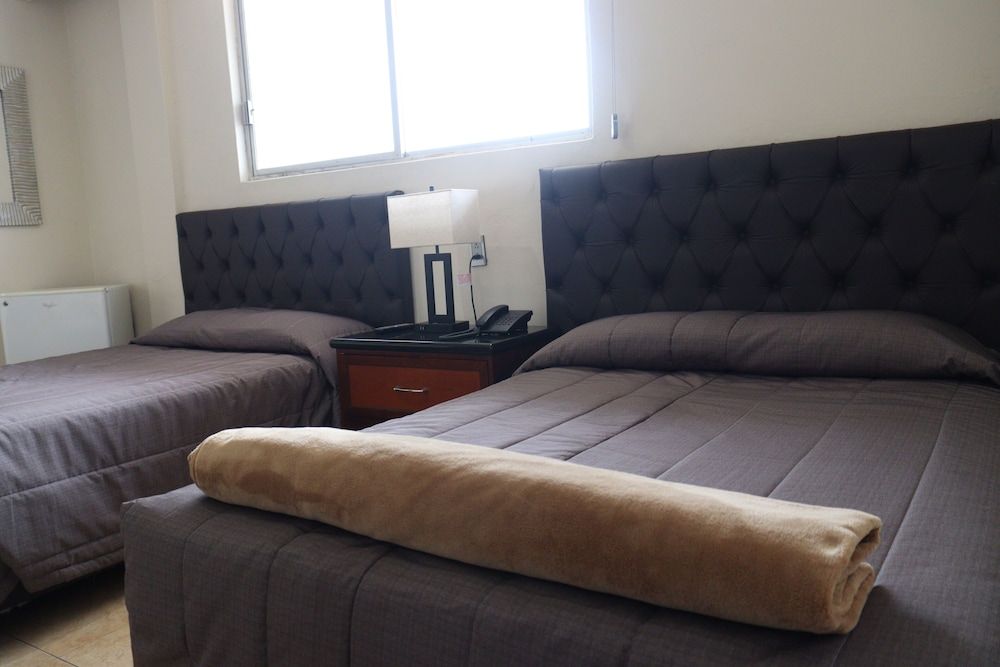 Hotel America Centro Classic Double Room, 2 Double Beds 9