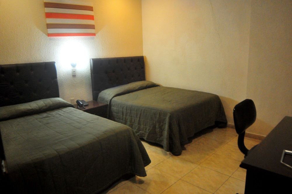 Hotel America Centro Classic Double Room, 2 Double Beds 3
