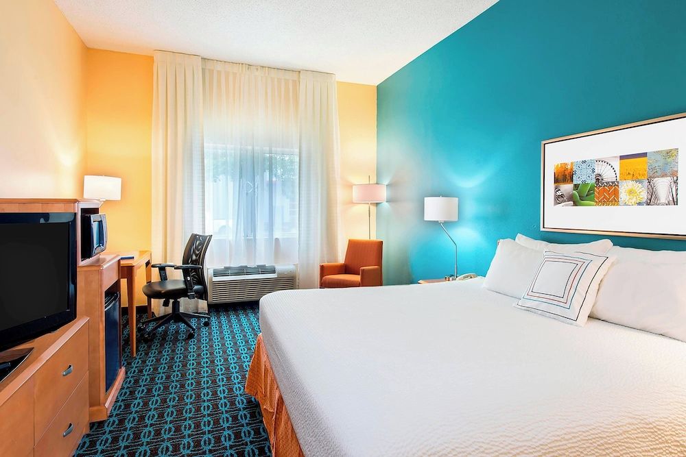 Deluxe Room, 1 King Bed with Sofa bed, Non Smoking