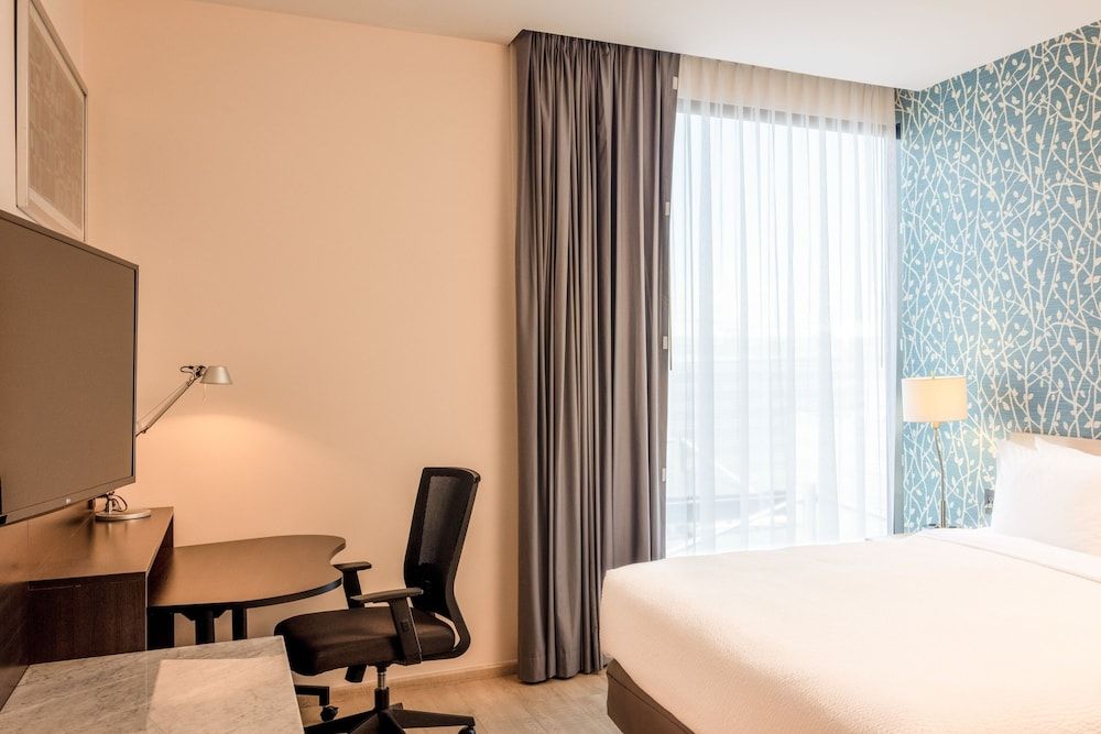 Fairfield Inn & Suites Mexico City Vallejo Room, 1 King Bed, Non Smoking 4