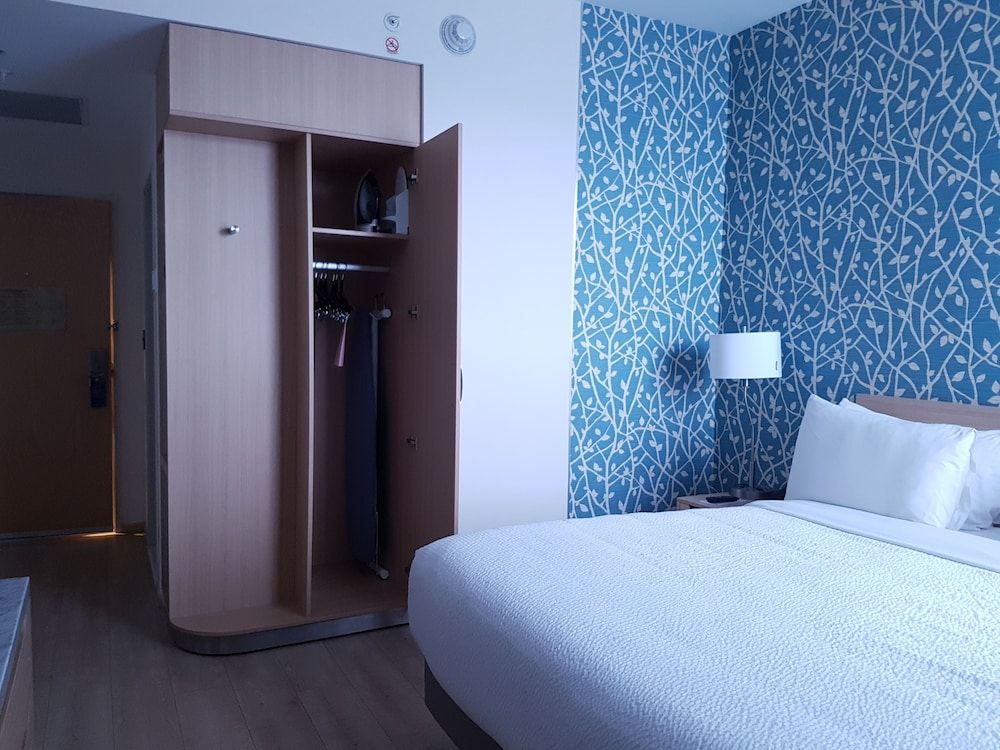 Fairfield Inn & Suites Mexico City Vallejo Room, 1 King Bed, Non Smoking 3