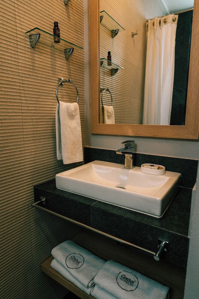 Canada Central & Rooftop Standard Room 5