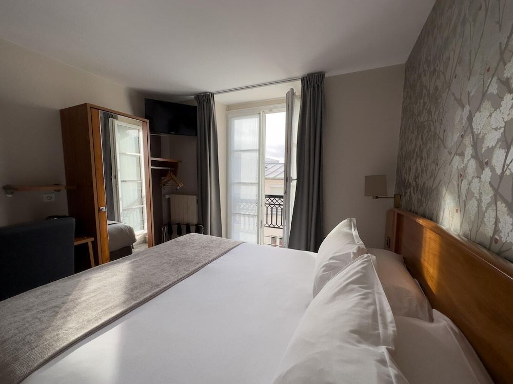 undefined Timhotel Montmartre 9