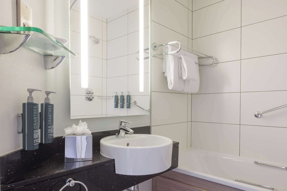 Hilton Garden Inn Dublin City Centre Room, 1 Queen Bed 6