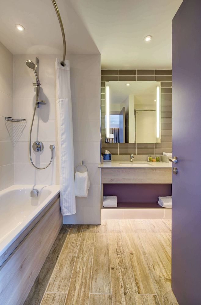 undefined Hilton Garden Inn Dublin City Centre 8