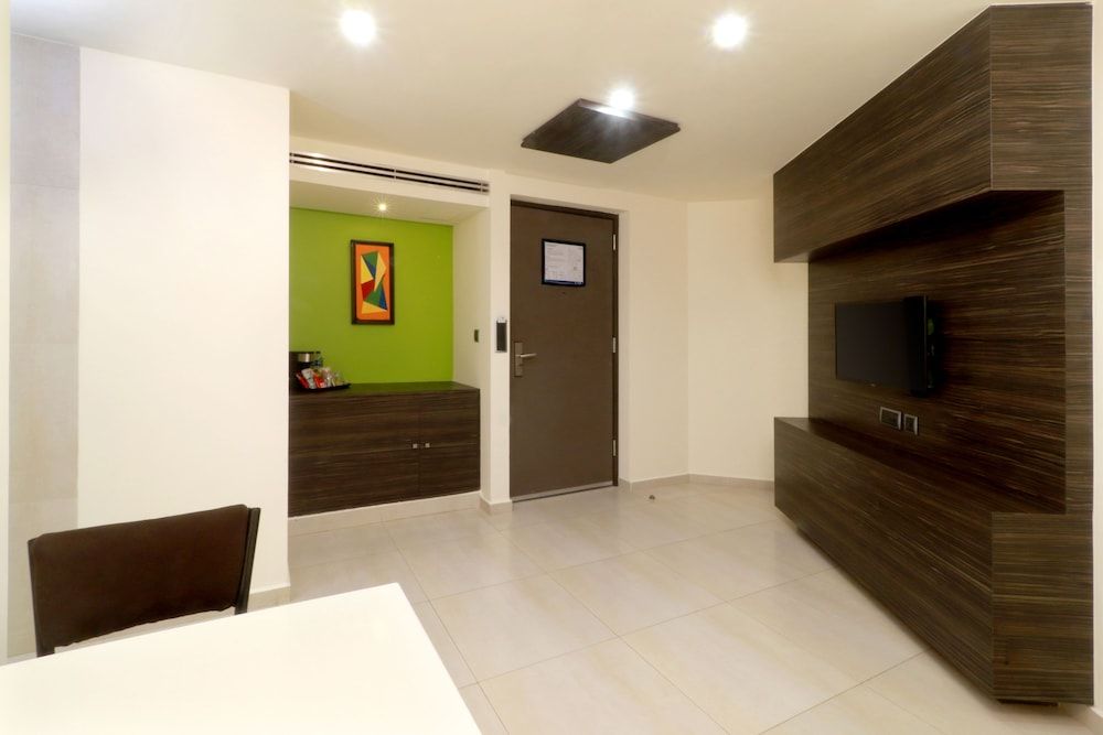 undefined Holiday Inn Express Mexico Aeropuerto by IHG 4