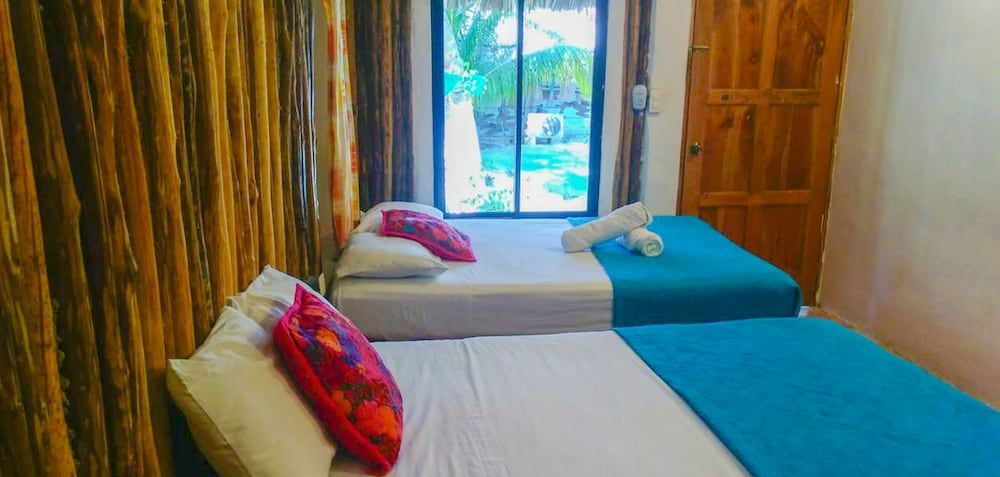 Traditional Cabin, 2 Double Beds, Ensuite