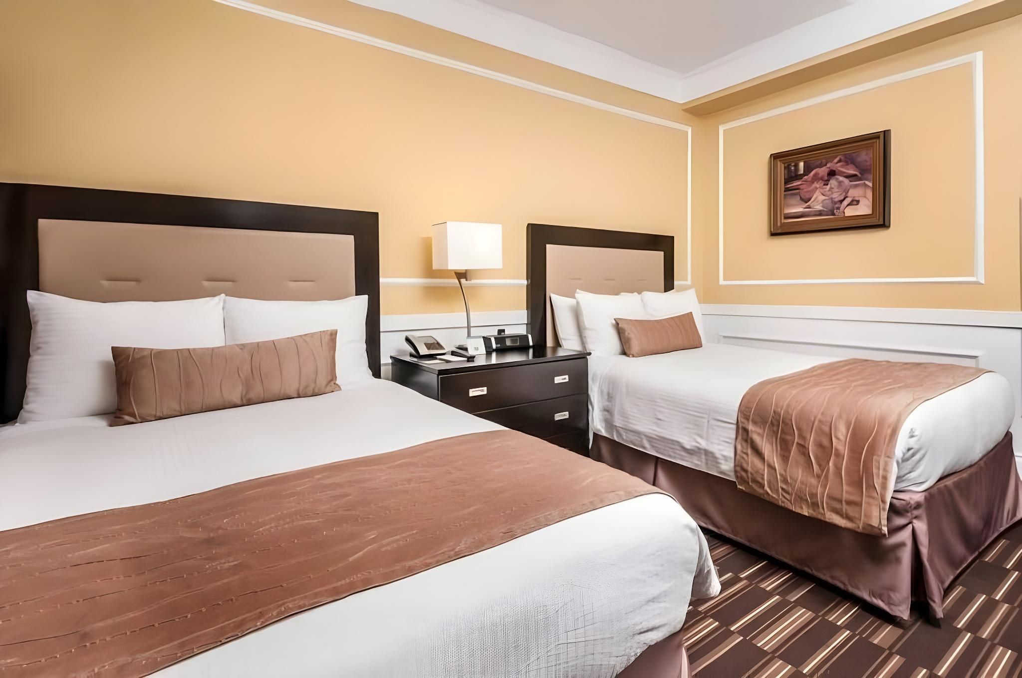 undefined The Pickwick Hotel 7