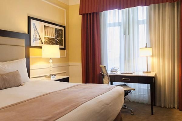 The Pickwick Hotel Accessible King Bed 2