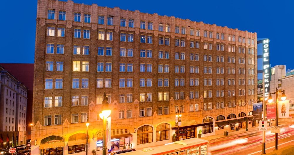 undefined The Pickwick Hotel 7