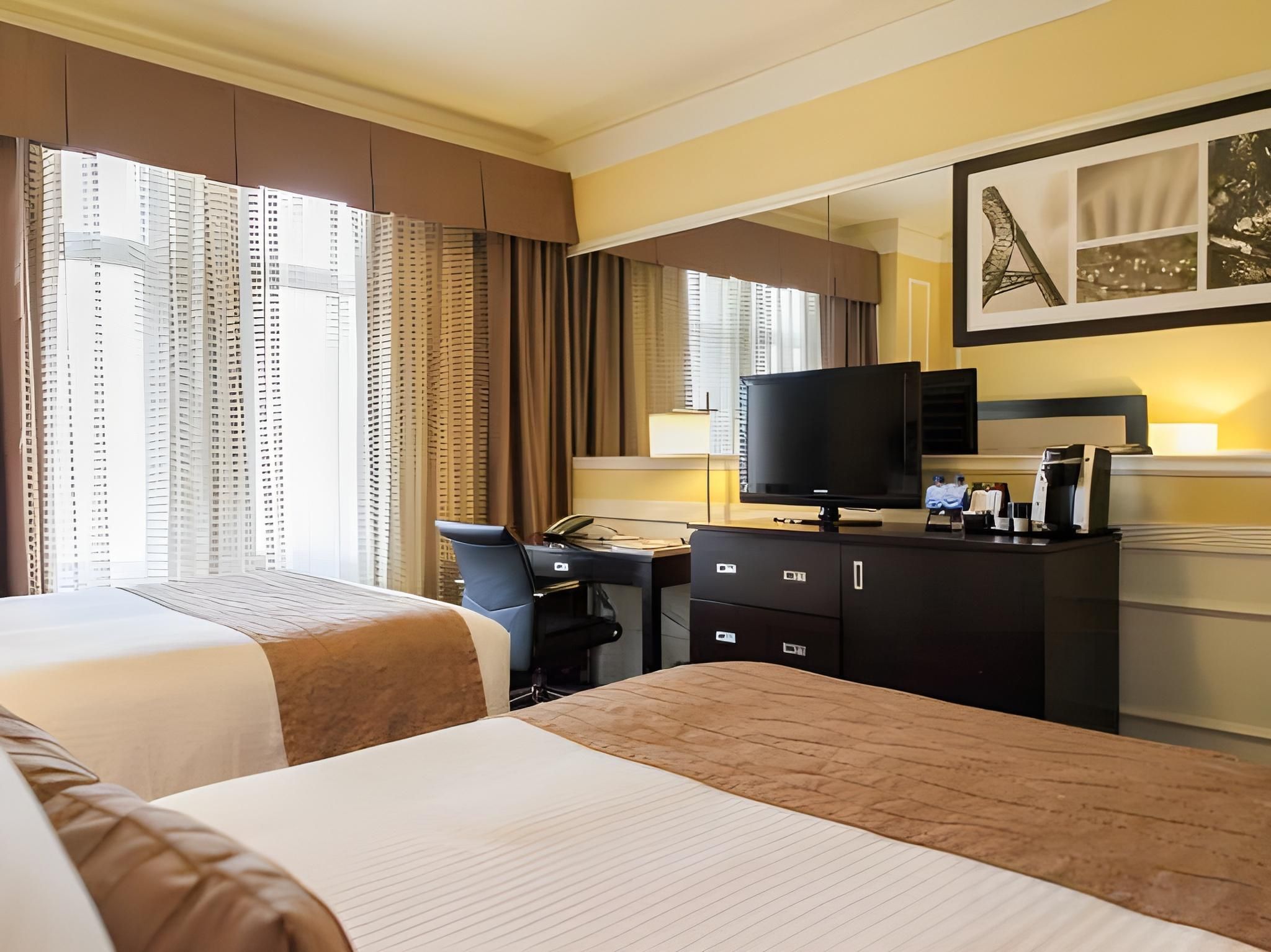 undefined The Pickwick Hotel 7