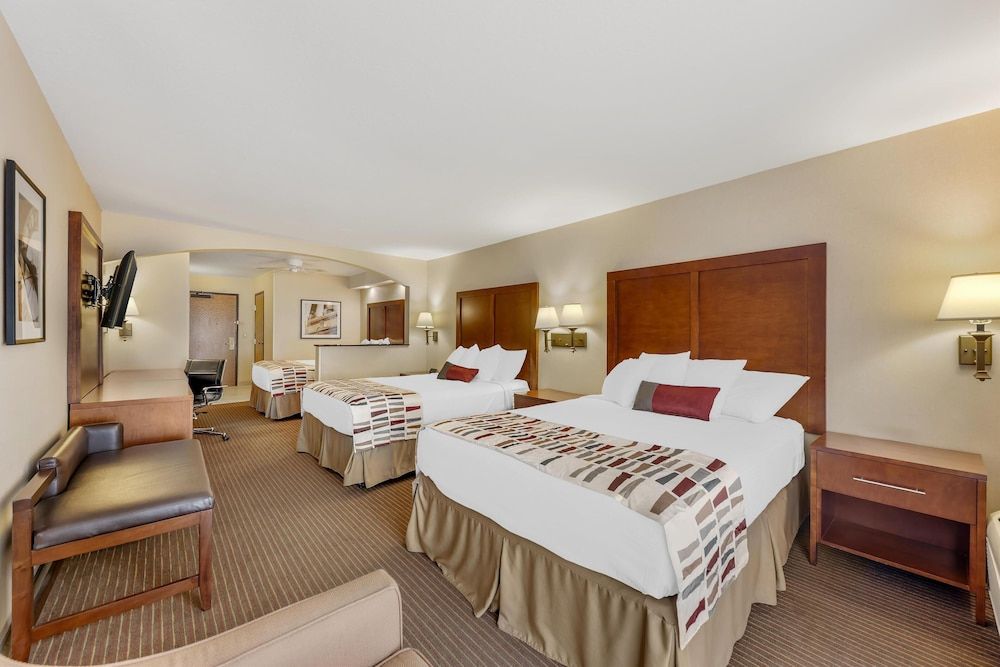 Suite, 3 Twin Beds, Non Smoking, Refrigerator & Microwave