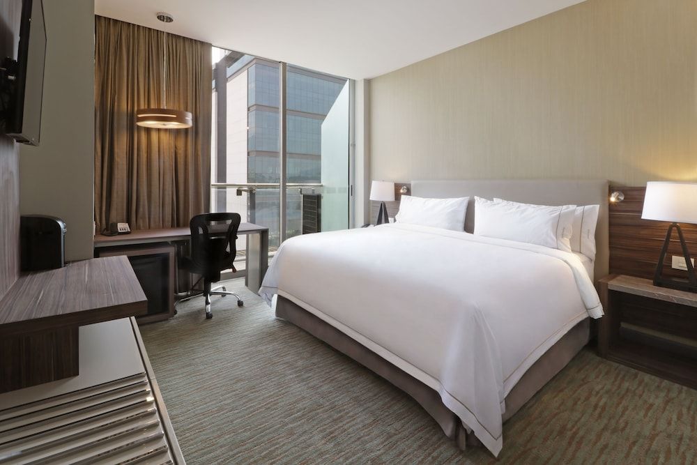 Standard Room, 1 King Bed (Extra Floor Space)