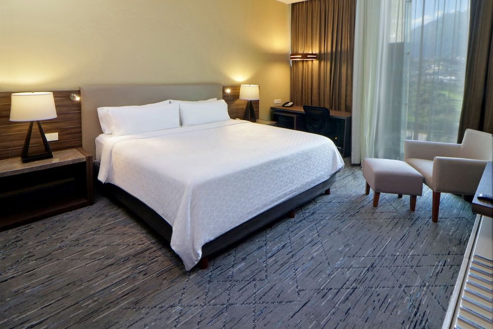Standard Room, 1 King Bed