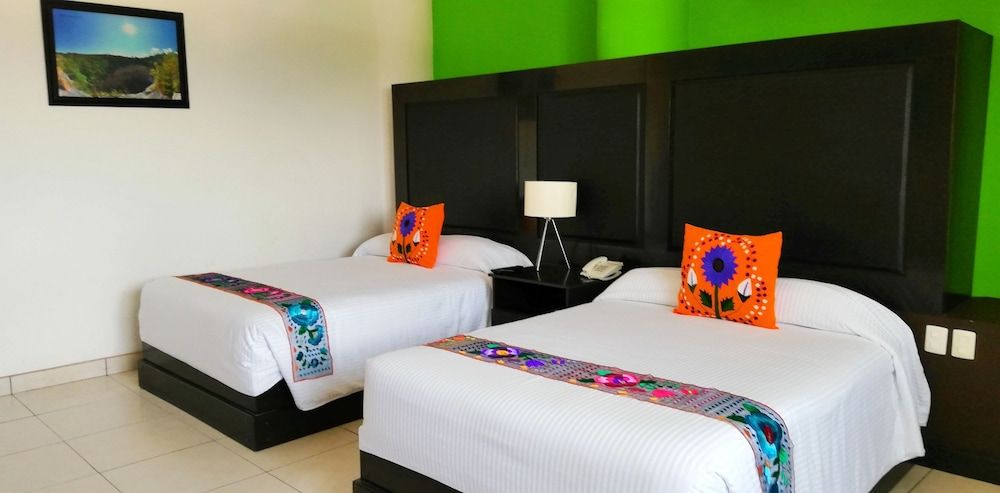 Chiapas Hotel Express Standard Double Room, 1 King Bed 2