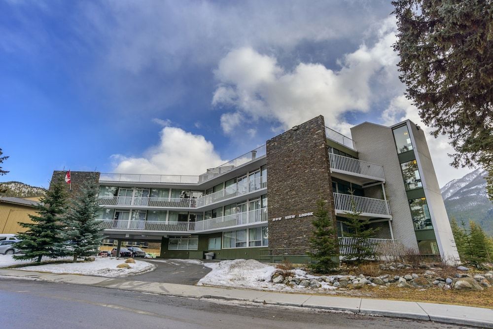 undefined Bow View Lodge 3