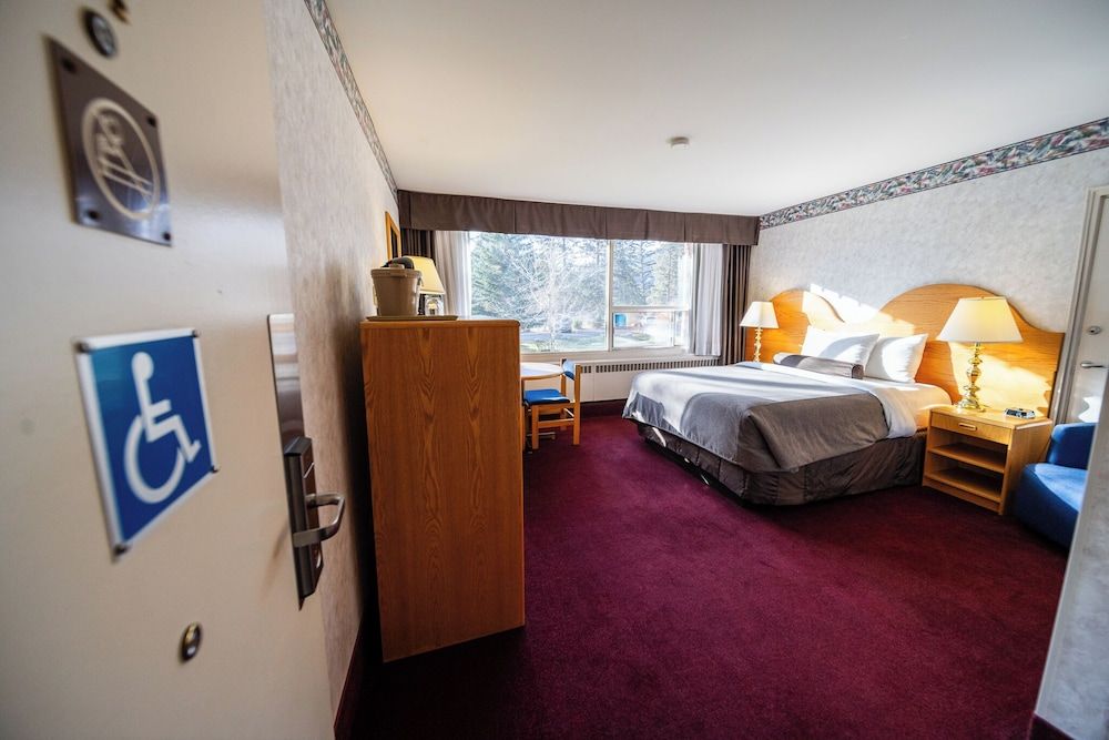 Bow View Lodge Run of House 4