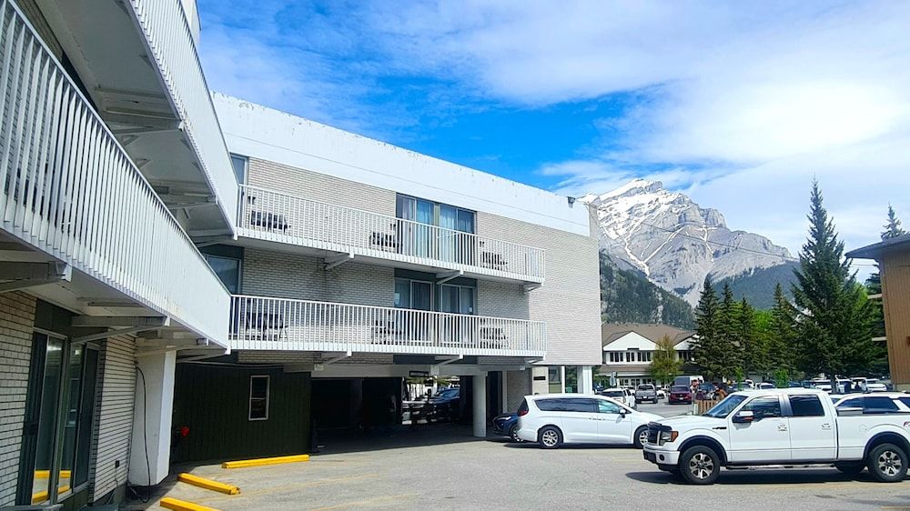 undefined Bow View Lodge 5