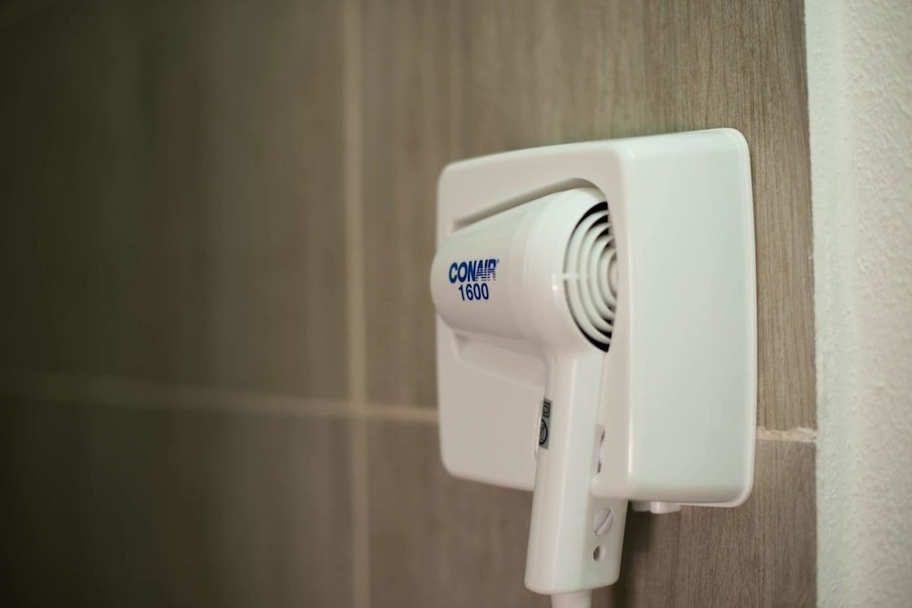 Ocean Zen Suites on 5th Avenue - Adults Only Honeymoon Suite, 1 King Bed with Sofa bed, Kitchenette, Courtyard View 8