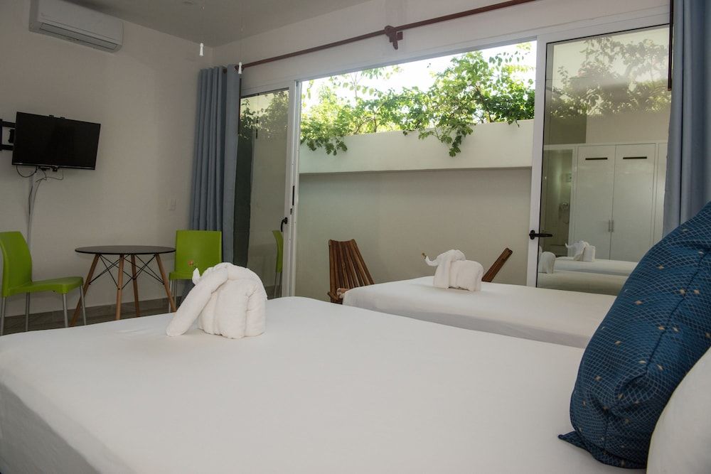 undefined Ocean Zen Suites on 5th Avenue - Adults Only 4