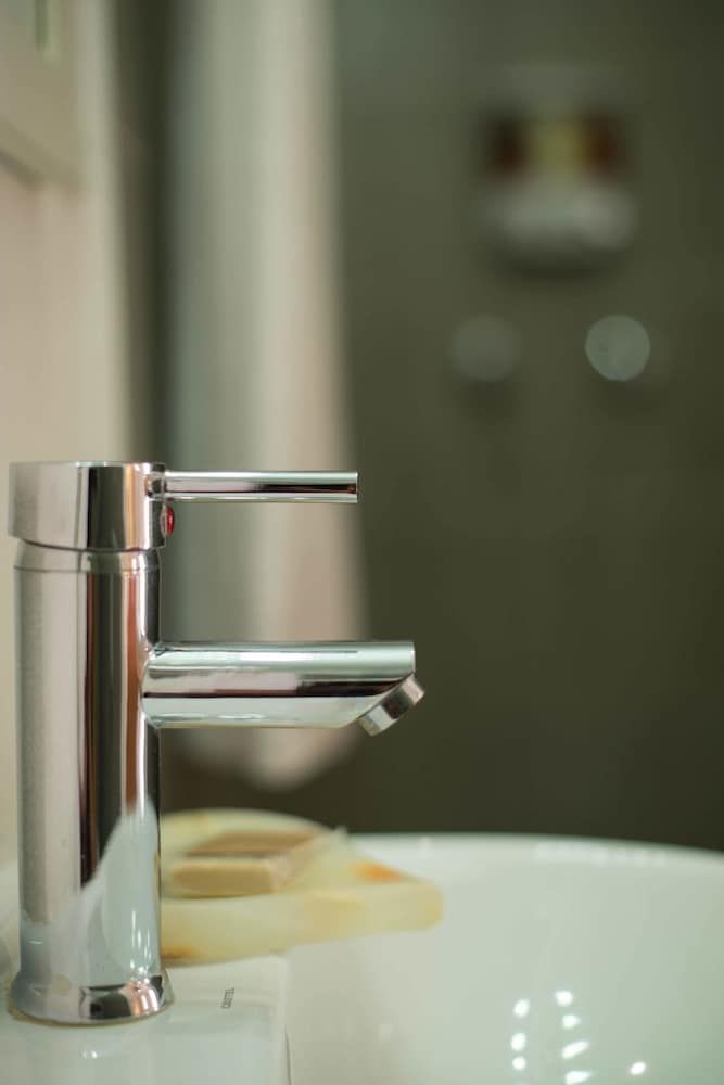 Ocean Zen Suites on 5th Avenue - Adults Only Honeymoon Suite, 1 King Bed with Sofa bed, Kitchenette, Courtyard View 11