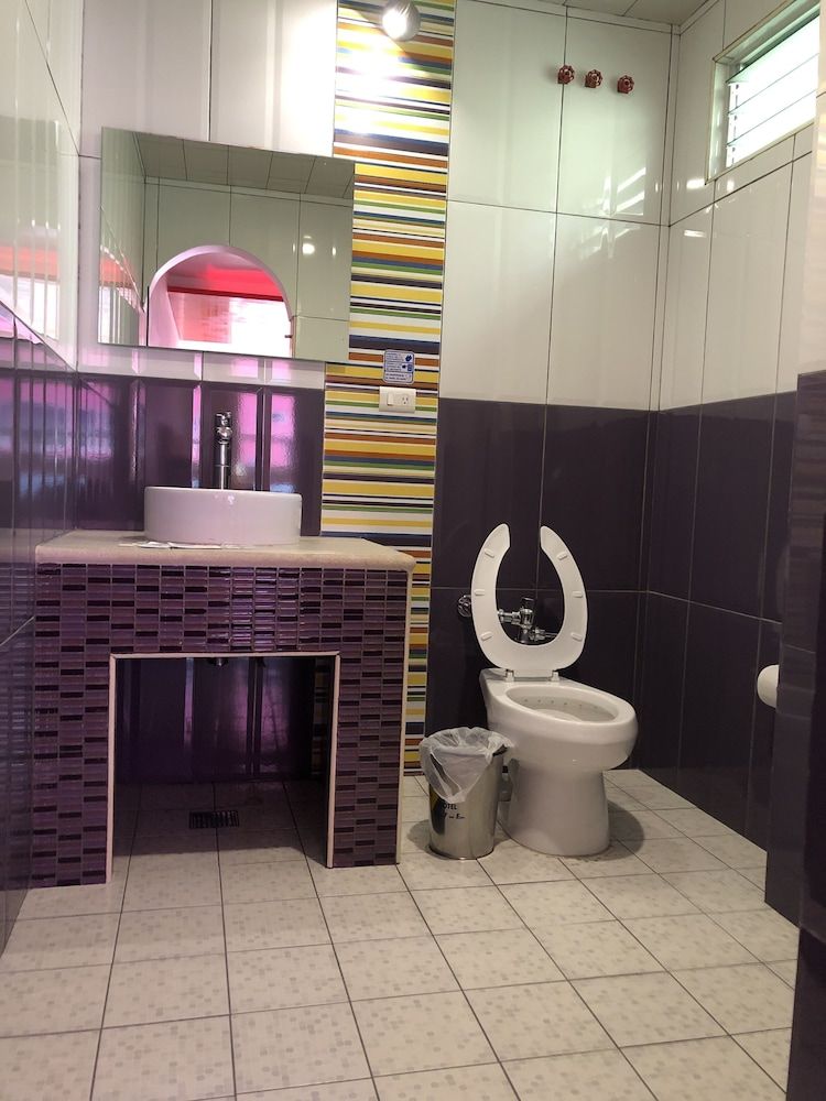 Hotel & Villas 7 Deluxe Room, 1 King Bed 11