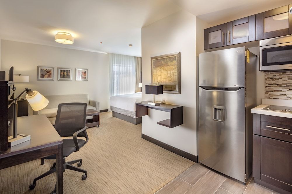 Studio Suite, Kitchen