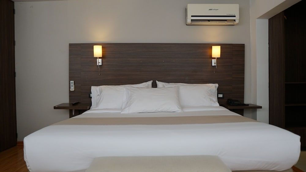 El Hotel Business Class – Zamora Centro Executive Room, 1 King Bed 3