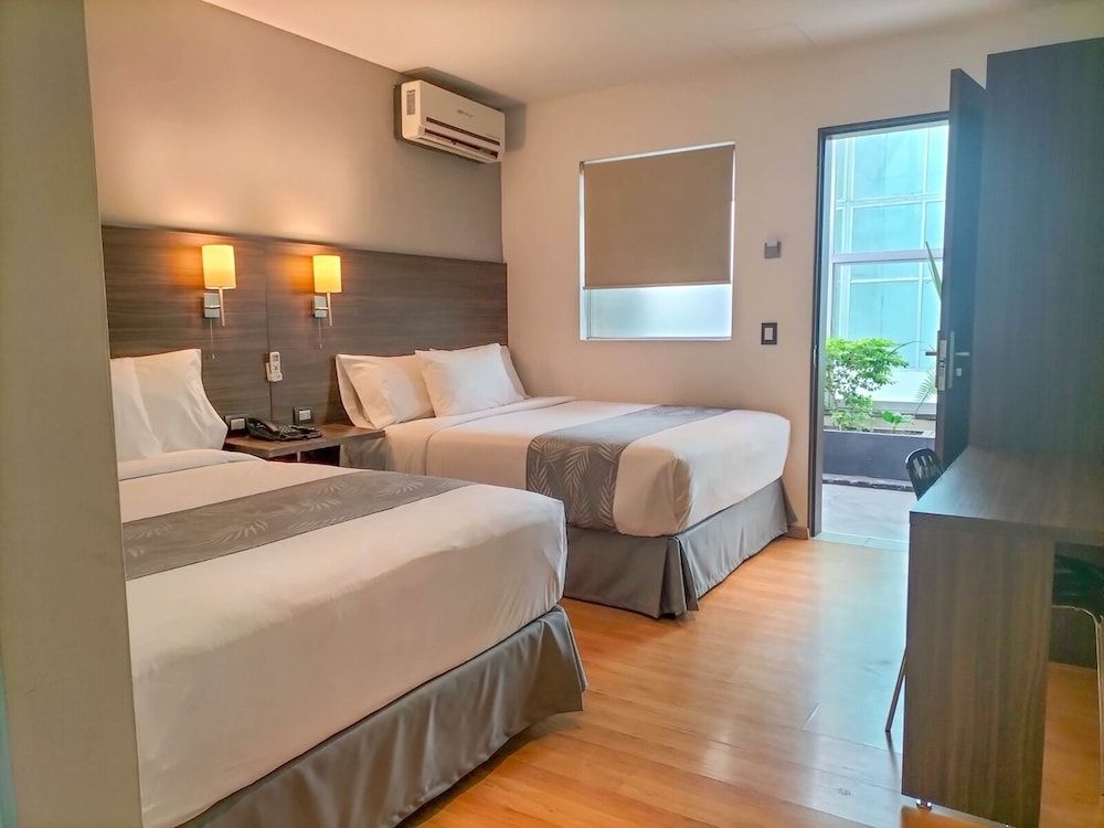 El Hotel Business Class – Zamora Centro Superior Room, 2 Queen Beds 4