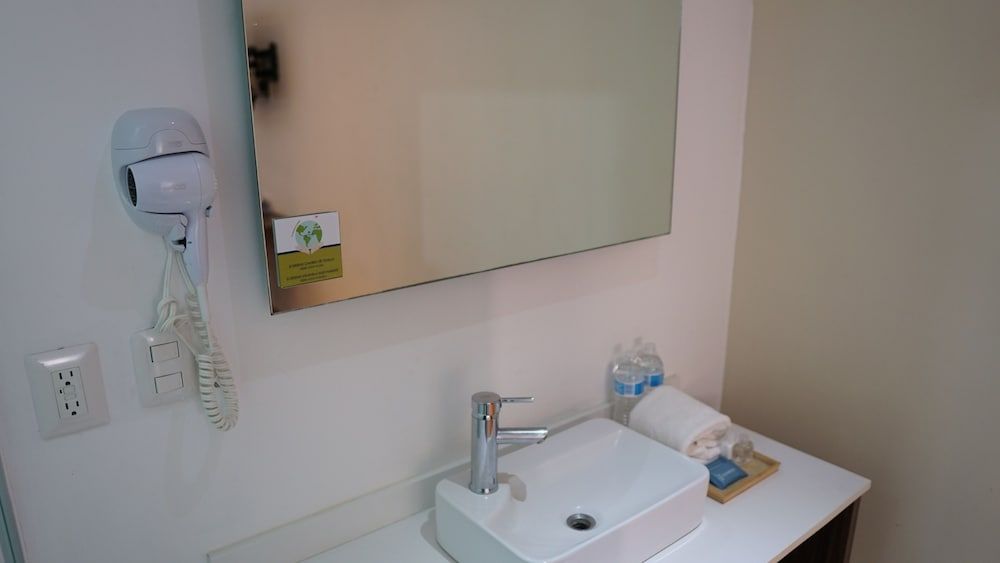 El Hotel Business Class – Zamora Centro Superior Room, 2 Queen Beds 6