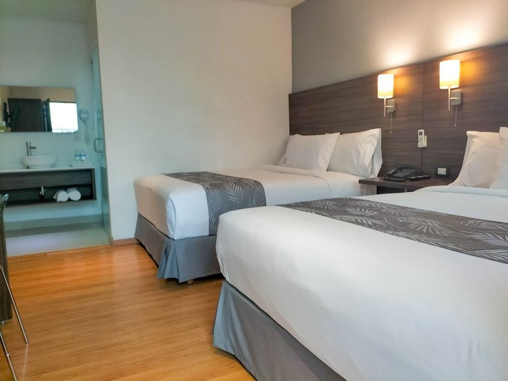 El Hotel Business Class – Zamora Centro Superior Room, 2 Queen Beds 2
