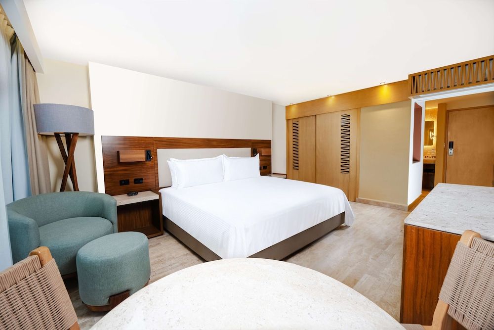 undefined Oh! Cancun The Urban Oasis & Beach Club