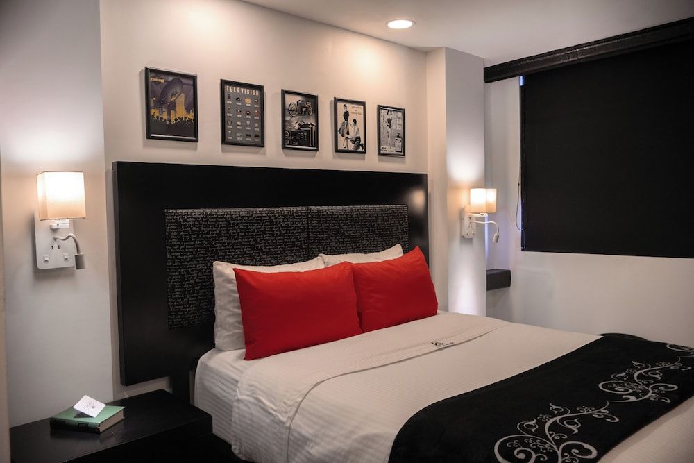 undefined Hotel Black 8