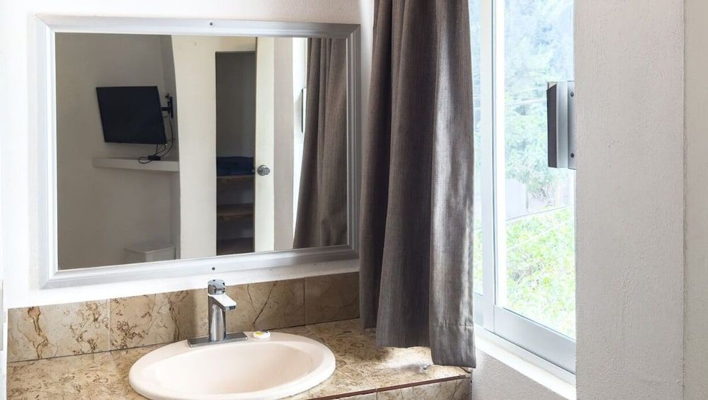 Eco Bay Hotel y Restaurant Single Room 7